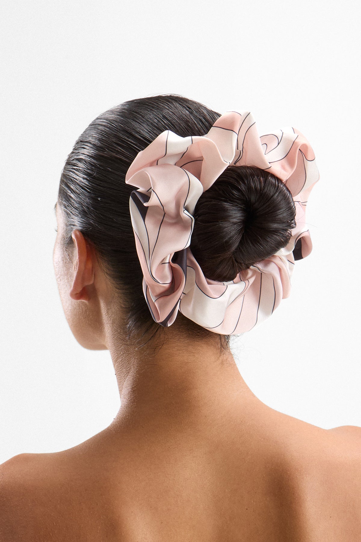 Silky Scrunchie - Mars Beige