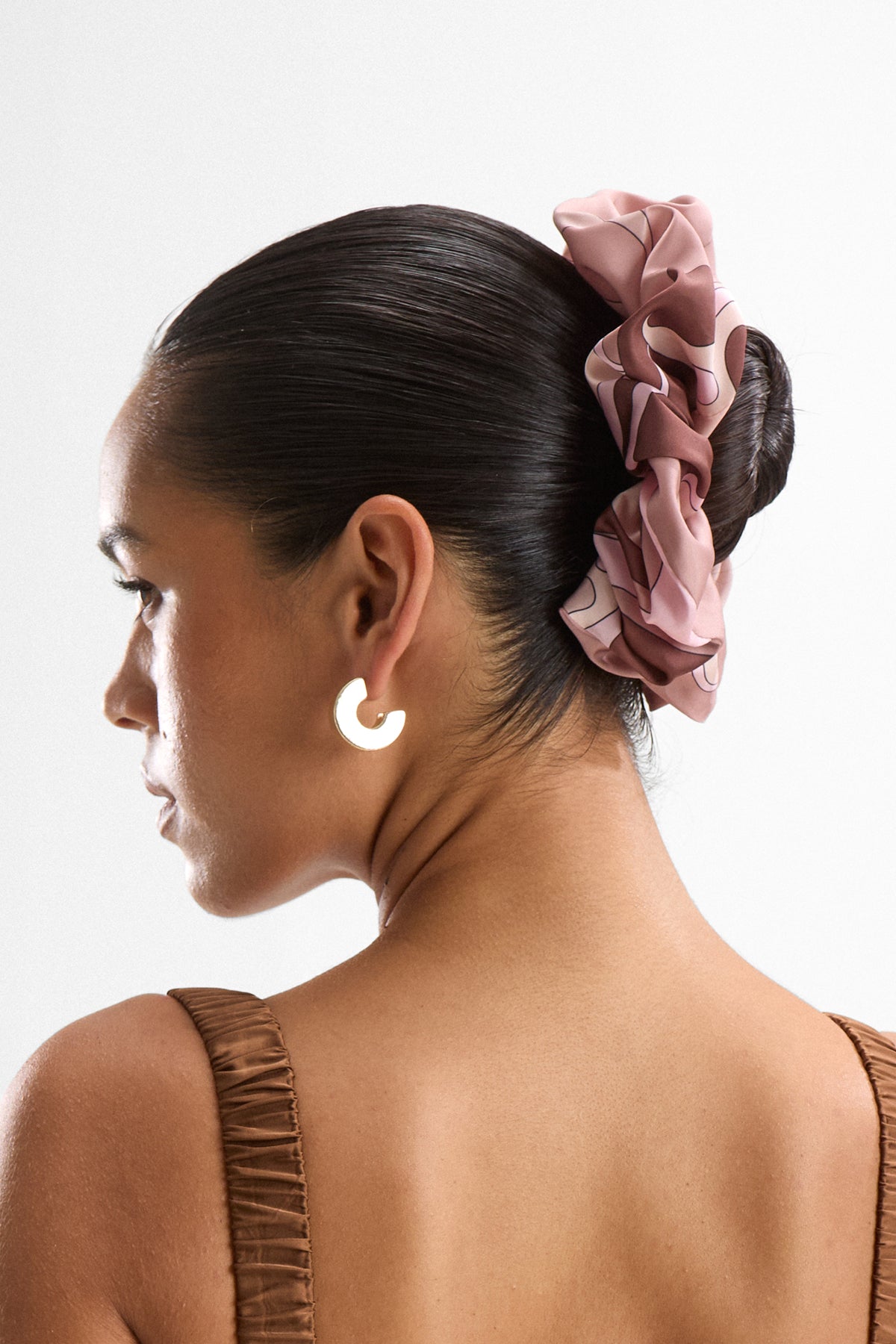 Silky Scrunchie - Deco Mocha